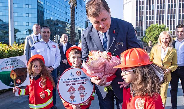 İzmir İtfaiyesi İzmir&#039;in gururudur.