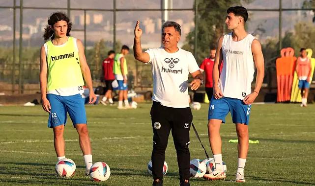 Kadrosunu Gençleştiren Menemen FK Zirvede