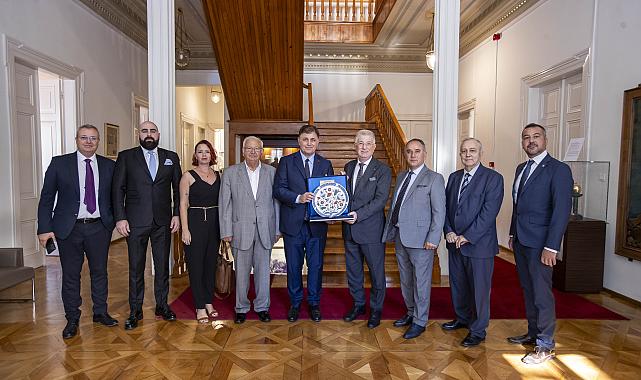 Sanayicilerden Cemil Tugay&#039;a &quot;Atıklarımız Mobilya Olsun&quot; Projesi