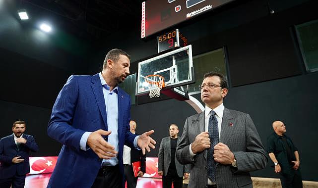 TBF BAŞKANI TÜRKOĞLU İLE BİRLİKTE BASKETBOL GELİŞİM MERKEZİ’Nİ GEZDİ