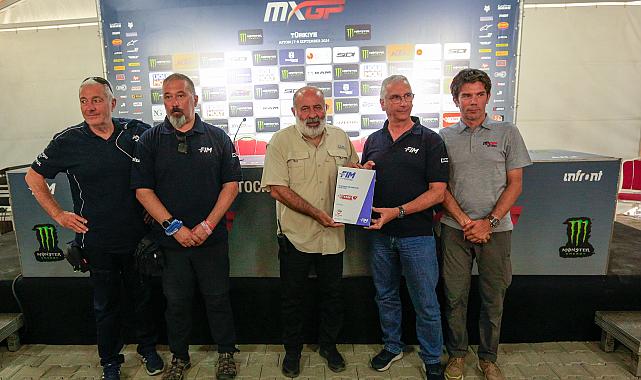 TÜRKİYE MOTOSİKLET FEDERASYONU  SPOR TURİZMİ ONUR ÖDÜLÜ ALDI