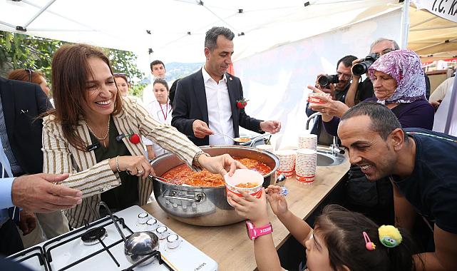 Yamanlar Domates Şenliği Karşıyaka’ya Renk Kattı