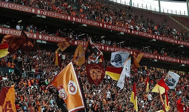 Antalyaspor maçında pozisyonlar paylaşan Galatasaray&#039;dan Fenerbahçe&#039;ye olay gönderme