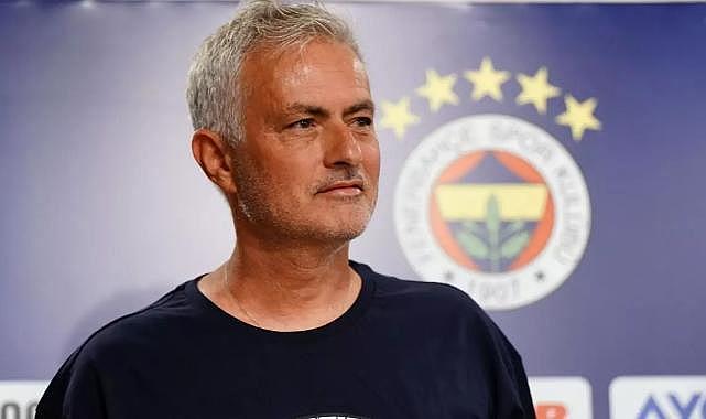 Herkes Jose Mourinho&#039;nun saçlarını konuşuyor