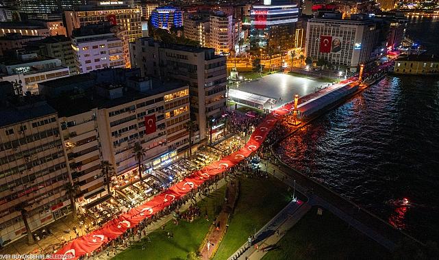 İzmir&#039;de Cumhuriyet Bayramı Coşkusu: 350 metrelik dev Türk bayrağıyla yürünecek