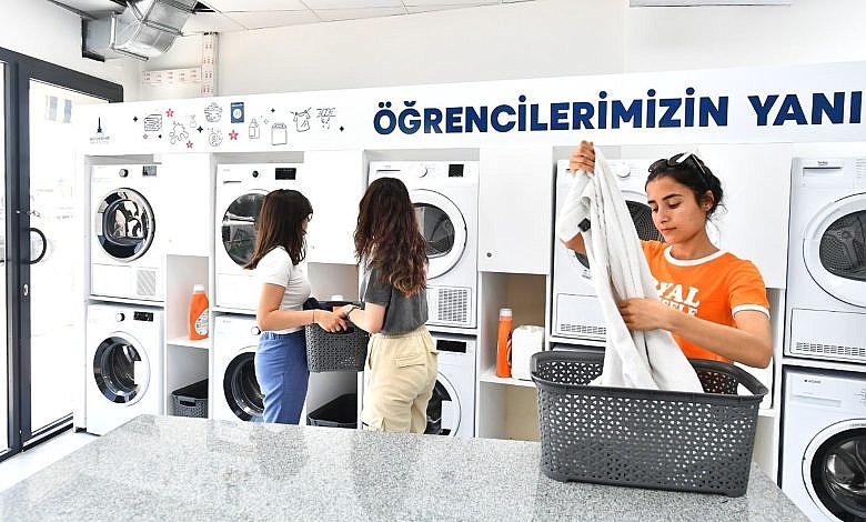 İzmir’de Öğrencilere Destek: Ücretsiz Çamaşırhane ve Nakliye Hizmetleri