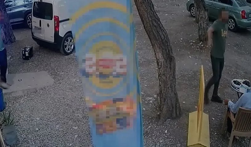 İzmir Gaziemir&#039;de bıçaklı kavgada 1 kişi ağır yaralandı!