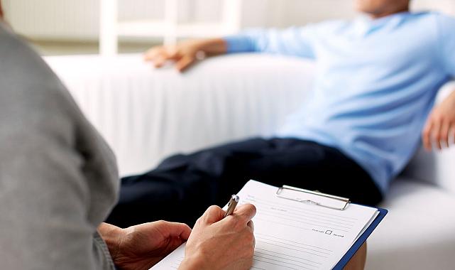 **İzmir Kâtip Çelebi Üniversitesi ve Ege Üniversitesi&#039;nden Acil Psikiyatrik Eğitim Programı İş Birliği**