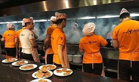 Köfteci Yusuf&#039;a iftira atıldığını düşünen vatandaşlar harekete geçti