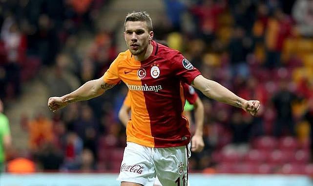 Lukas Podolski aktif futbol kariyerini noktaladı