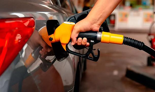 Motorine gelen 77 kuruşluk zammın ardından bir fiyat artışı da benzinde yaşandı