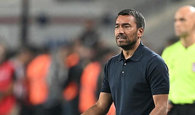 PFDK&#039;dan Beşiktaş&#039;ın hocasına 2 maç ceza