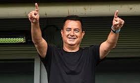 Acun Ilıcalı kızıyla fotoğrafını paylaştı, altına herkes aynı yorumu yaptı