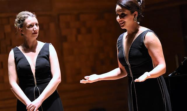 Duo Blanc &amp; Noir Simply Classic konseri büyük ilgi gördü