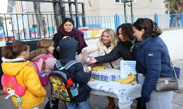 Güzelbahçe Belediyesi Okullara Simit ve Süt Dağıtımını Büyütüyor