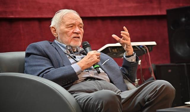 İlber Ortaylı anlattı Manisalılar dinledi