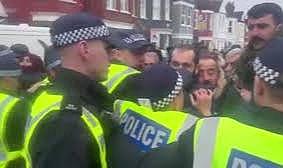 İngiliz polisinden PKK operasyonu: Arama yapılan adreslerden biri teröristleri paniğe soktu