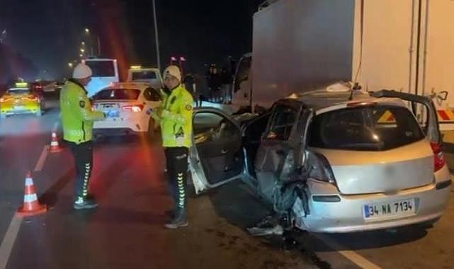 İzmir&#039;de feci kaza: 5 yaralı