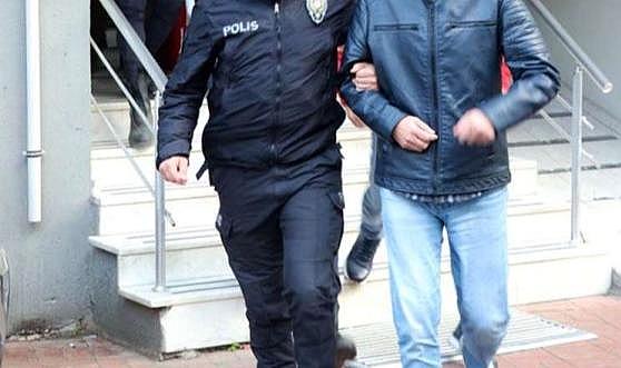Kendisini polis ve savcı olarak tanıtan dolandırıcı 100 kamera görüntüsü izlenerek yakalandı