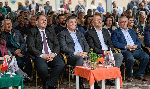 Mandalina Festivali’nde Başkan Tugay’dan Çiftçilere Destek Mesajı