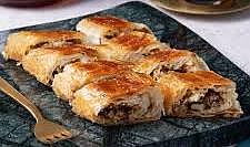 Ünlü firmanın adını kullanıp böreğe sakatat katmışlar