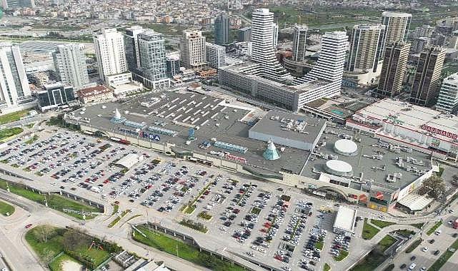 23 yıllık AVM&#039;nin yıkım süreci başladı: Mağazalar boşaltılıyor!