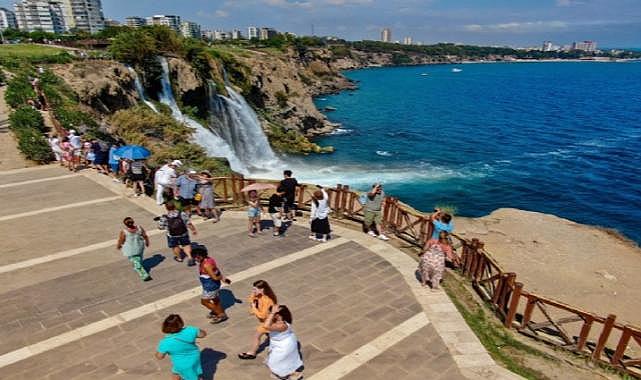 Antalya&#039;dan turizm rekoru:16 milyon ziyaretçi geldi