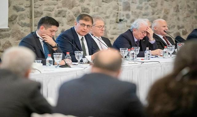 Başkan Tugay&#039;dan iklim çağrısı: İzmir&#039;deki tüm kurumların sürece katılması gerekiyor