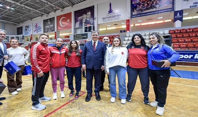 Başkan Tugay: Şampiyon olacağım diyen herkesin yanında olacağız