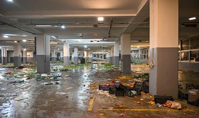 Bornova Belediye Başkanı Eşki'dan pazarcı esnafa temizlik uyarısı