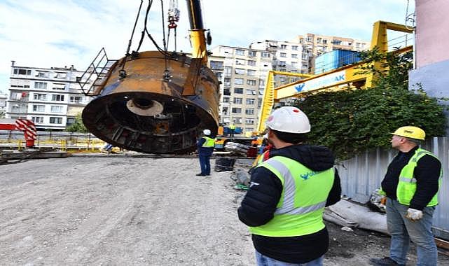 Buca Metrosu&#039;nda çalışmalar devam ediyor: Dev köstebek Şirinyer yönüne kazmaya başlayacak