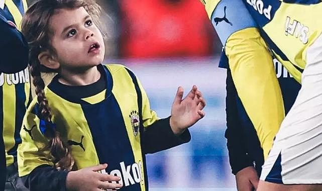 Dzeko&#039;nun minik kızının babasının yarasına attığı bakış maçın önüne geçti