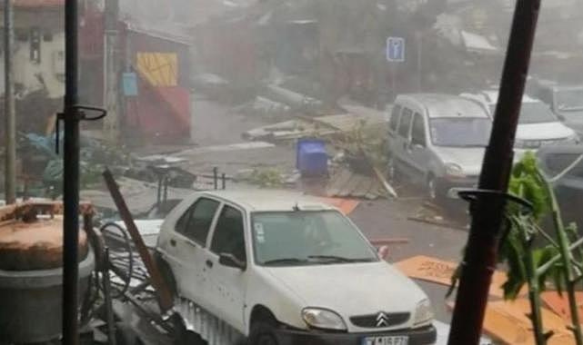 Fransa’nın denizaşırı toprağı Mayotte’yi Chido Kasırgası vurdu: 14 ölü