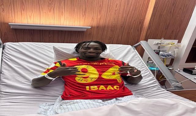 Göztepe&#039;de Isaac Solet ameliyat oldu