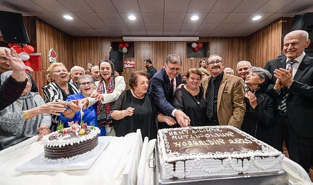 Huzurevinde yeni yıla merhaba buluşması