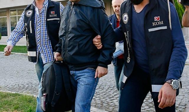 İzmir&#039;de FETÖ/PDY operasyonu: 31 gözaltı