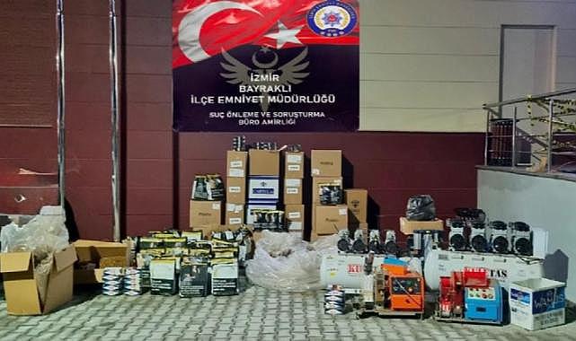 İzmir&#039;de kaçak sigara imalathanesine operasyon