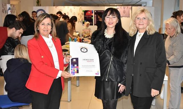 İzmir Demokrasi Üniversitesinde Sanat ve Tasarım Günleri
