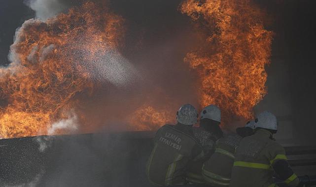 İzmir İtfaiyesi 2024&#039;te 27 Bin 600 Olayla Mücadele Etti