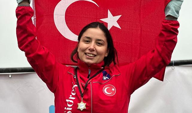 İZMİRLİ ULTRAMARATON YÜZÜCÜSÜNÜN MÜTHİŞ BAŞARISI