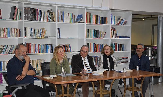 KARATAŞ’TA KÜLTÜR SANAT ETKİNLİKLERİ DOLU DİZGİN BAŞLADI ‘HEP BERABER’İN IŞIĞINDA İZMİR’İN ECZACILIK VE SANAYİ TARİHİ ELE ALINDI