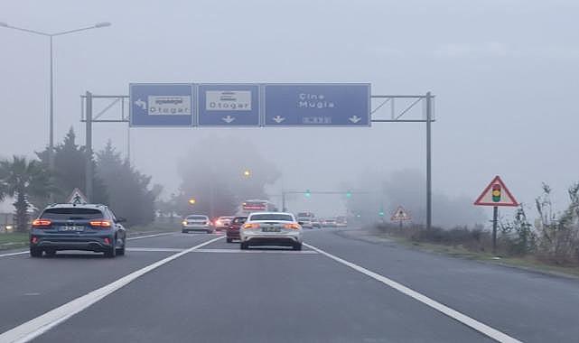 Karayoluna sis çöktü: sürücüler zorlandı