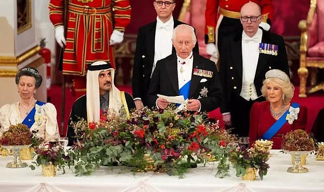 Katar Emiri için ziyafet veren Kral Charles Arapça konuştu