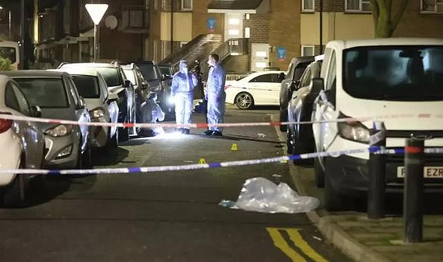 Londra'da kilise önünde silahlı saldırı: 1 kadın hayatını kaybetti, 2 kişi yaralandı