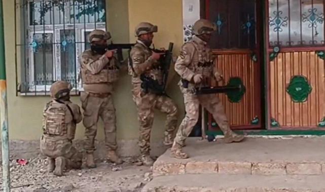 Manisa dahil 19 ilde terör örgütüne yönelik &#039;Gürz-30&#039; operasyonu: 40 şüpheli yakalandı