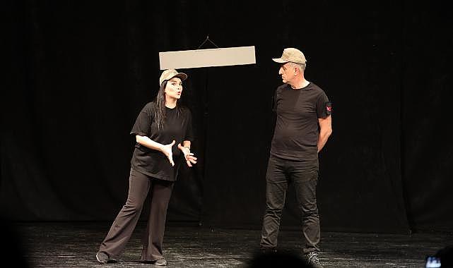 Menderes, İlk Kez Tiyatro Festivali’ndeydi