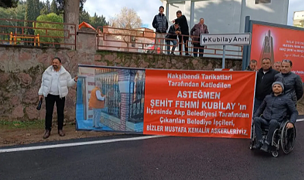 Menemen&#039;de işten çıkartılan işçilerden olay pankart ve Nakşibendi vurgusu...