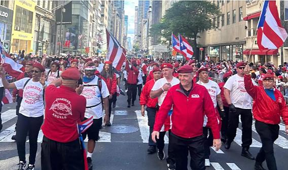 New York metrosunda kendilerine &#039;koruyucu melekler&#039; diyen &#039;suçla mücadele timleri&#039; devriye gezmeye başladı