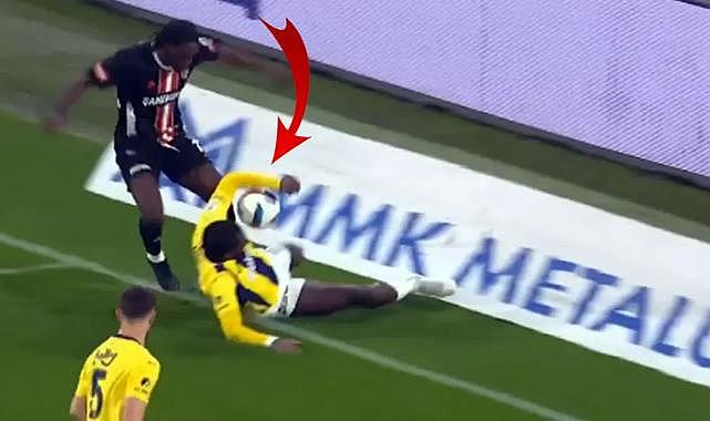 Penaltı mı değil mi? Osayi&#039;nin pozisyonunda herkes aynı fikirde birleşti