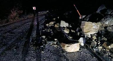 Salihli- Ödemiş karayolunda heyelan